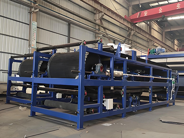 ভ্যাকুয়াম বেল্ট ফিল্টার প্রেস